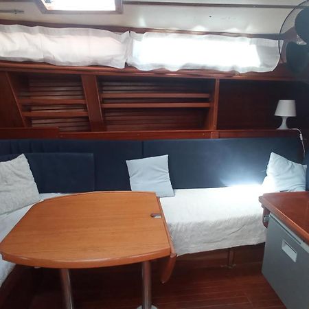 Best Barcelona Boat Experience 산트 아드리아 데 베소스 외부 사진