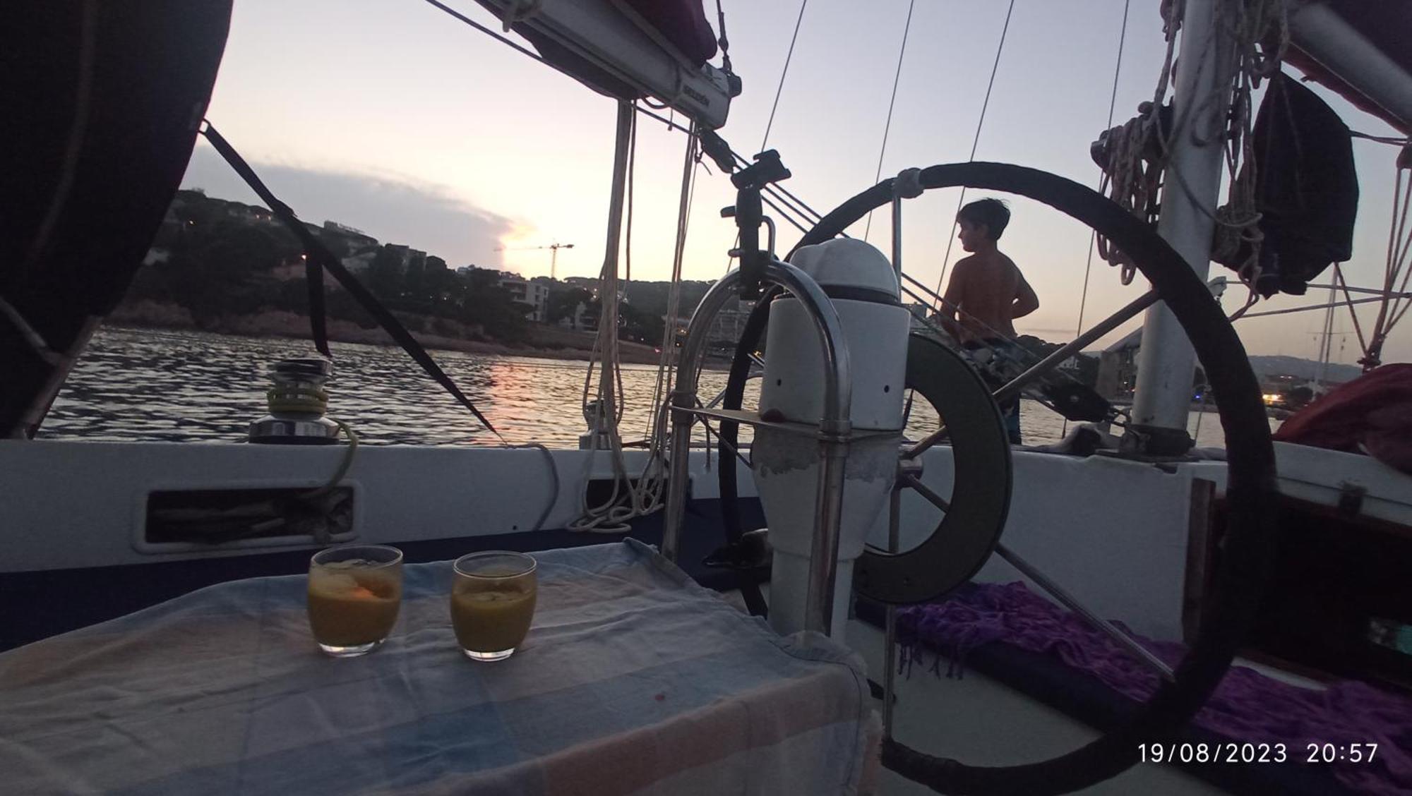 Best Barcelona Boat Experience 산트 아드리아 데 베소스 외부 사진